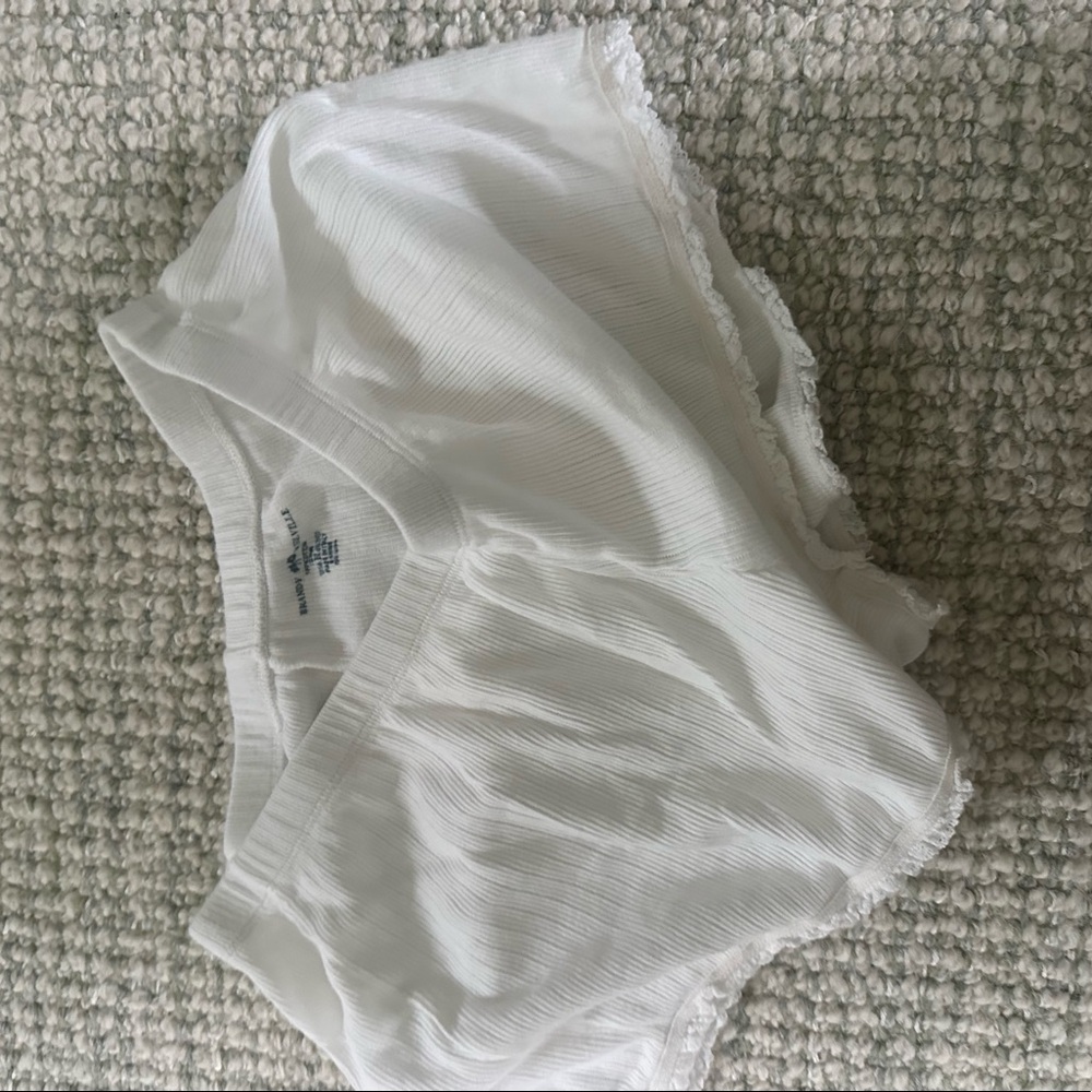Ruffle brandy Melville shorts